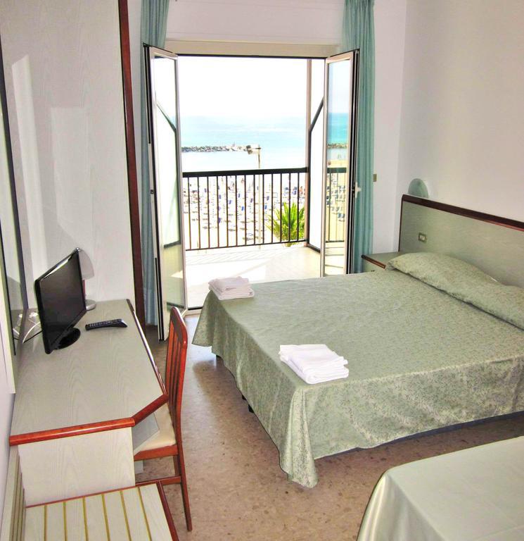 Tourist Residence San Benedetto del Tronto Zimmer foto
